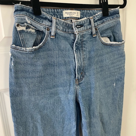 Abercrombie & Fitch 90s Relaxed Straight Jean High Rise Curve Love, Size 27 Reg - Picture 2 of 6